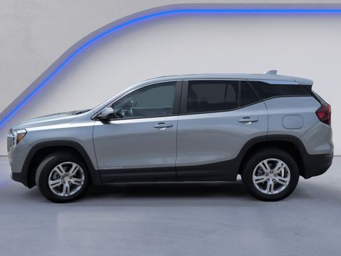 Used 2024 GMC Terrain SLE AWD/4WD image 10