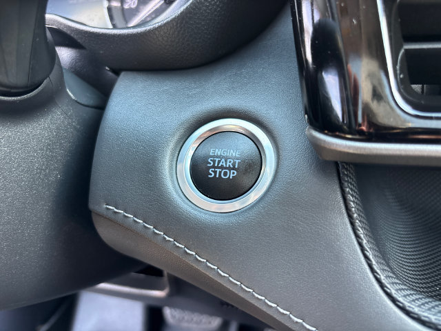 Used 2021 Toyota Highlander Limited FWD image 19
