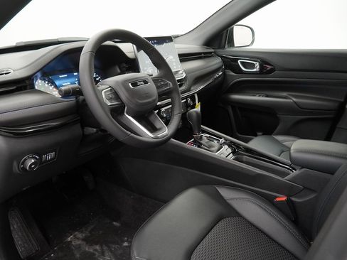 New 2026 Jeep Compass Latitude image 18