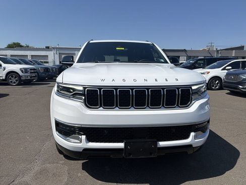Used 2023 Jeep Wagoneer 4WD w/ Premium Group I image 8