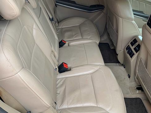 Used 2014 Mercedes-Benz GL 450 4MATIC image 25