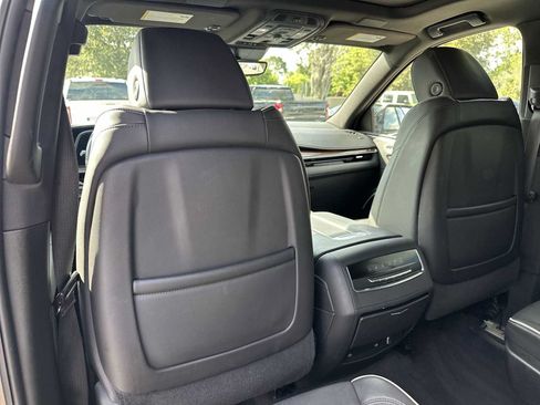 Certified 2023 Cadillac Escalade Premium Luxury RWD image 16