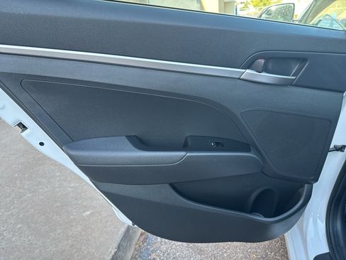 Used 2020 Hyundai Elantra SE w/ Cargo Package (C1) FWD image 24