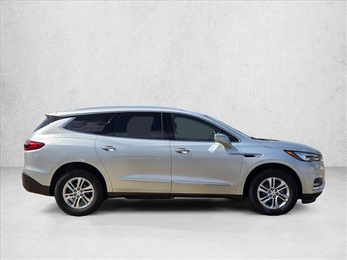 Used 2020 Buick Enclave Essence FWD image 4