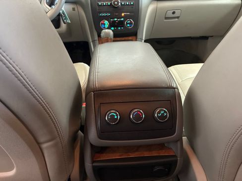 Used 2012 Buick Enclave Leather AWD/4WD image 17