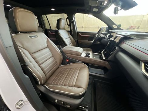 New 2026 GMC Acadia Denali Ultimate w/ LPO, Floor Liner Package image 29