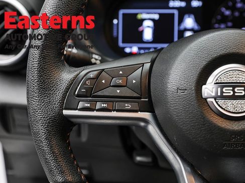 Used 2023 Nissan Kicks SR w/ SR Premium Package FWD image 15
