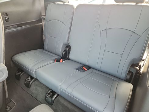 Used 2020 Buick Enclave Premium w/ Sun and Sites Package image 8