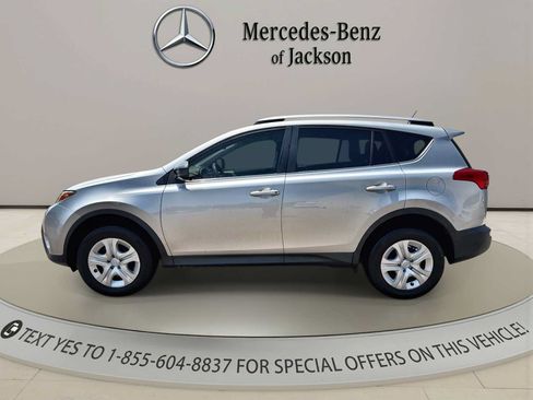 Used 2015 Toyota RAV4 LE FWD image 5