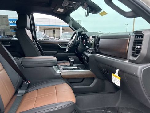 New 2026 Chevrolet Silverado 1500 High Country w/ High Country Premium Package AWD/4WD image 33