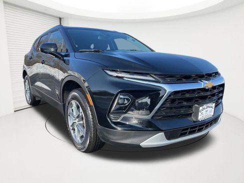 New 2025 Chevrolet Blazer LT w/ Convenience Package AWD/4WD image 3