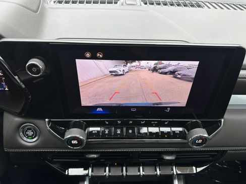 Used 2023 Chevrolet Colorado LT w/ LT Convenience Package III RWD image 15