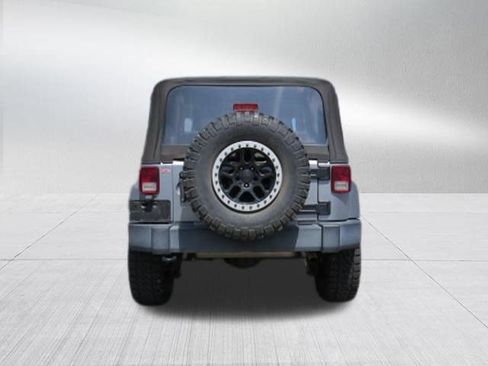 Used 2016 Jeep Wrangler Sport AWD/4WD image 4