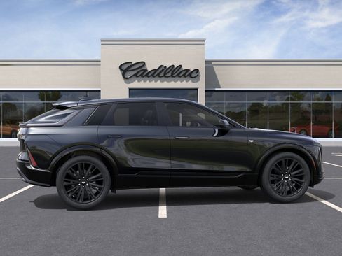 New 2026 Cadillac Lyriq Signature Sport w/ LPO, ONYX Package AWD/4WD image 5