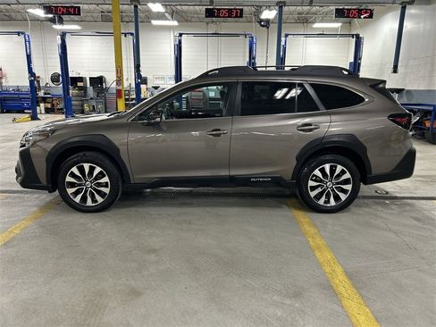 Certified 2023 Subaru Outback Limited image 5