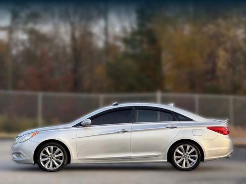 Used 2013 Hyundai Sonata SE w/ Navigation & Sunroof Pkg image 8