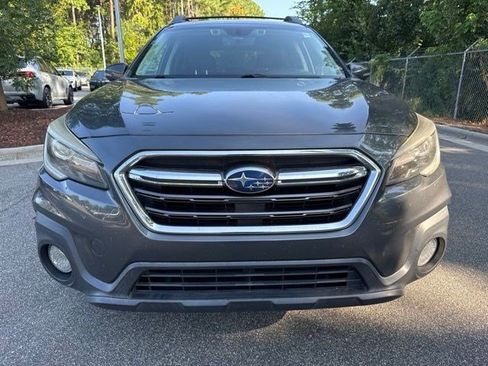 Used 2018 Subaru Outback 2.5i Limited AWD/4WD image 2