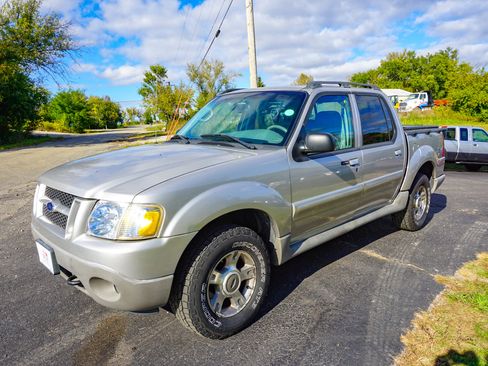 Used 2003 Ford Explorer Sport Trac XLT image 7