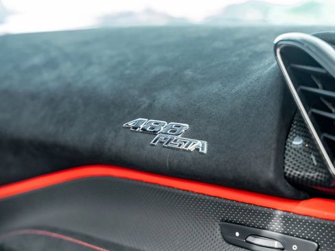 Used 2019 Ferrari 488 Pista Coupe RWD image 21