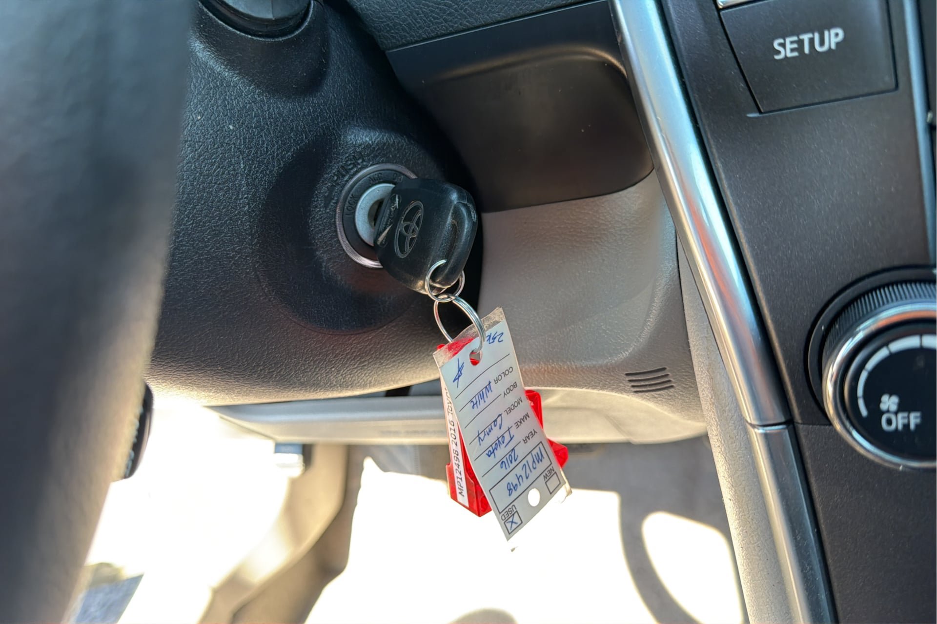 Used 2016 Toyota Camry LE FWD image 24