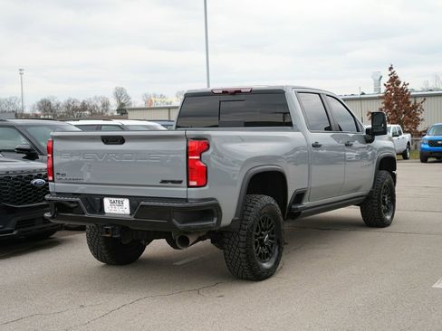 Used 2024 Chevrolet Silverado 2500 ZR2 w/ Technology Package image 5