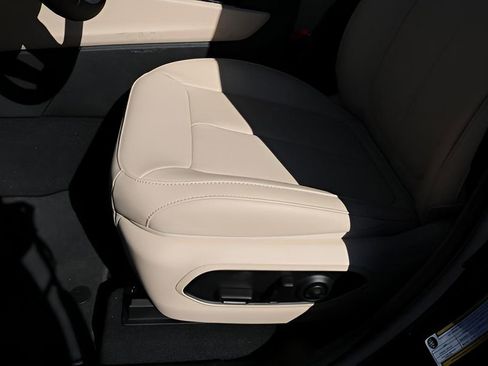 New 2026 Jeep Grand Cherokee Limited RWD image 12
