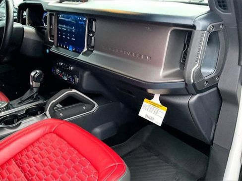 Used 2022 Ford Bronco Outer Banks image 13