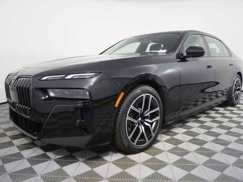 Used 2026 BMW i7 eDrive50 image 7