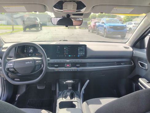 Used 2025 Kia K4 FWD image 18
