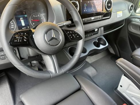New 2025 Mercedes-Benz Sprinter 2500 image 9
