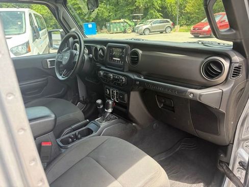 Used 2018 Jeep Wrangler Unlimited Sport S AWD/4WD image 26