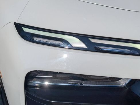 Used 2023 BMW 740i RWD image 9
