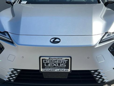New 2026 Lexus ES 350e FWD image 4
