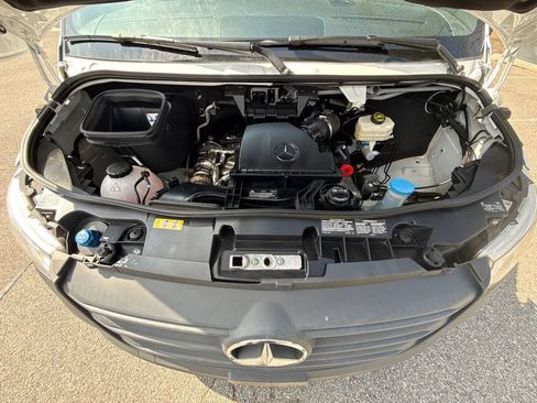 Used 2023 Mercedes-Benz Sprinter 2500 image 36