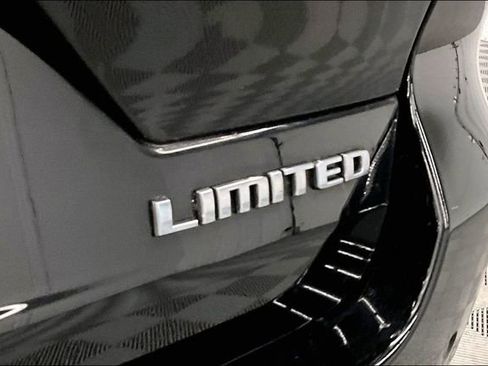 Used 2023 Jeep Grand Cherokee Limited AWD/4WD image 9
