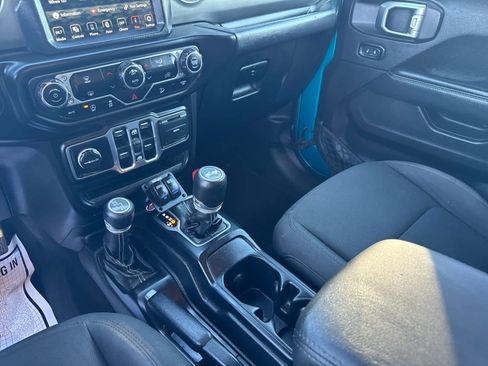 Used 2020 Jeep Wrangler Unlimited Sahara w/ Uconnect 4C Nav & Sound Group image 28