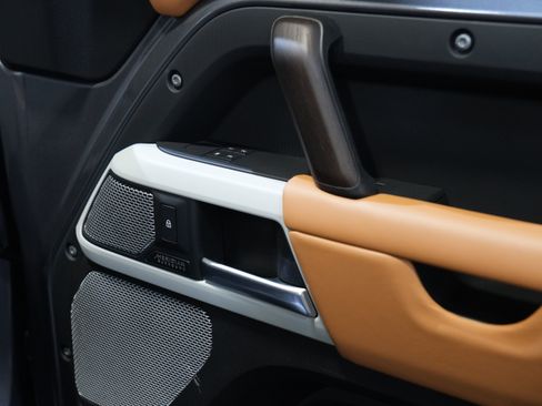 Used 2023 Land Rover Defender 130 X-Dynamic SE AWD/4WD image 24