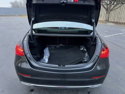 Used 2025 Mercedes-Benz C 300 4MATIC Sedan image 33