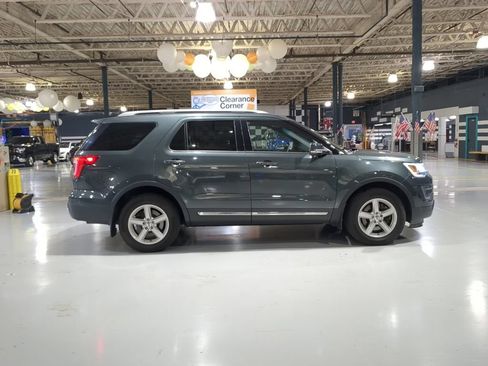 Used 2016 Ford Explorer XLT w/ Equipment Group 202A AWD/4WD image 7