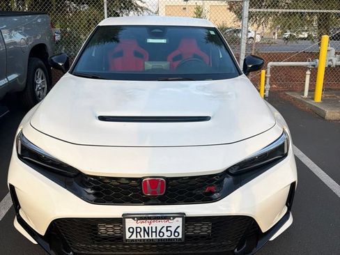 Used 2025 Honda Civic Type R image 1