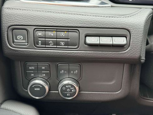 Certified 2024 GMC Yukon XL Denali image 19