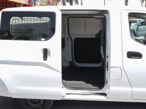 Used 2020 Nissan NV200 SV w/ Sliding Glass Door Package FWD image 11