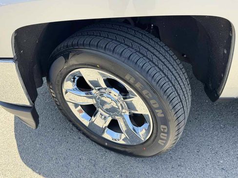 Used 2018 Chevrolet Silverado 1500 LTZ w/ Sport Package AWD/4WD image 39