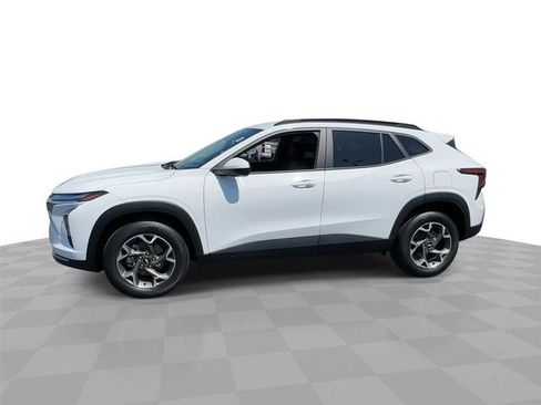 Certified 2024 Chevrolet Trax LT w/ Driver Confidence Package FWD image 4