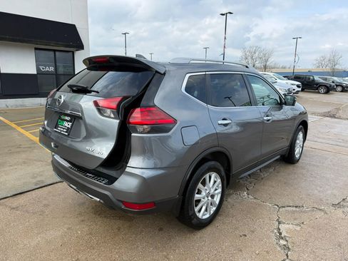 Used 2017 Nissan Rogue SV w/ Sun & Sound Touring Package AWD/4WD image 16