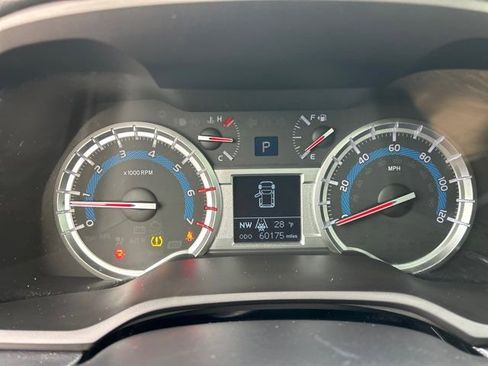 Used 2018 Toyota 4Runner SR5 Premium image 33