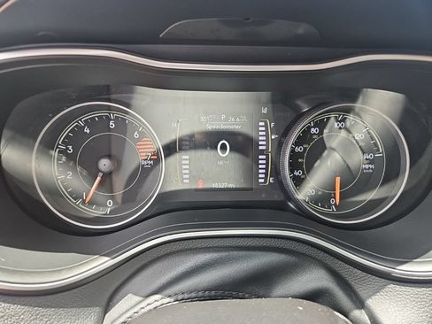 Used 2021 Jeep Cherokee Latitude AWD/4WD image 33