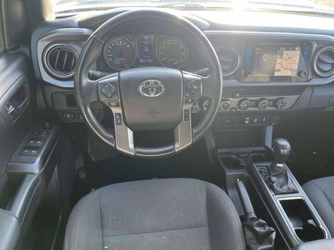 Used 2019 Toyota Tacoma TRD Off-Road AWD/4WD image 16