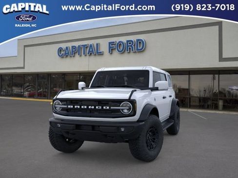New 2026 Ford Bronco Outer Banks w/ Sasquatch Package AWD/4WD image 2