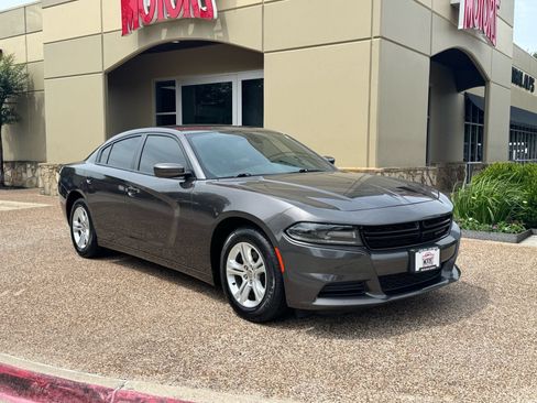 Used 2021 Dodge Charger SXT RWD image 6